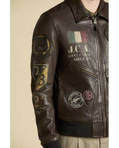 Veste en cuir avec écussons et imprimés