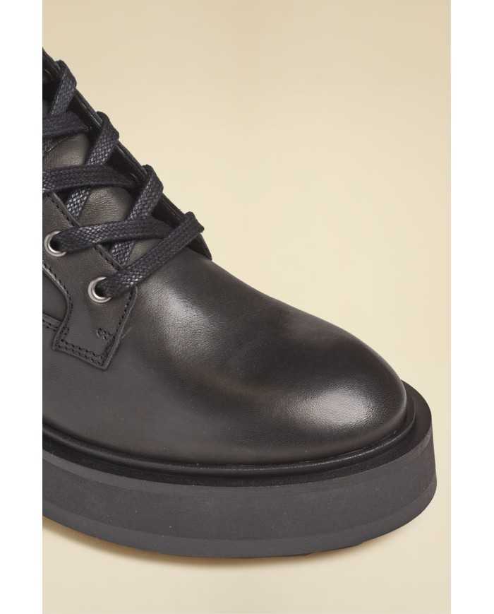 Bottes à lacets cuir